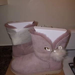 New ugg women's pink Swarovski size 9